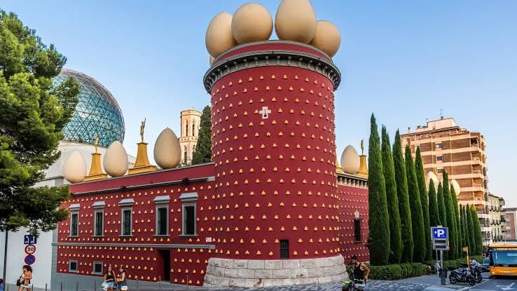 Taxi privado al Museo Dalí de Figueres